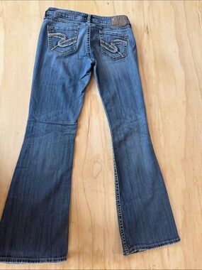 Silver Jeans Women's Wide Leg Jeans in Medium Blue Wash